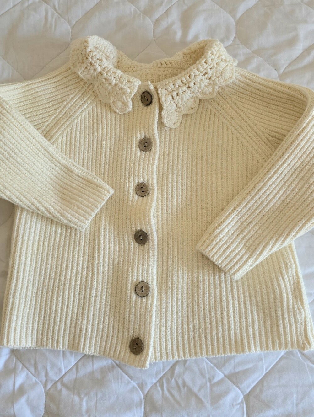 Cream Ribbed Button-Up Sweater w/Crochet Collar Size 2T(18-24 Mos)
